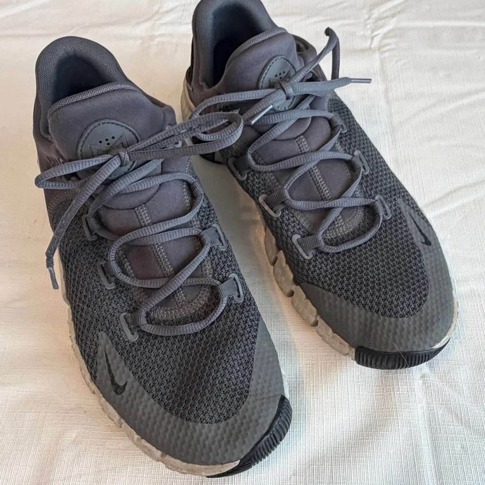 Nike Charcoal Gray Metcon Athletic Shoes